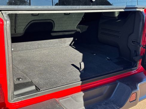 Used 2025 Jeep Wrangler Willys image 18