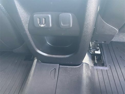 Used 2021 Chevrolet Colorado ZR2 image 29