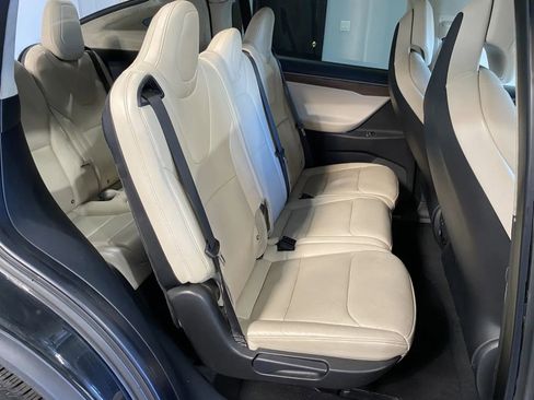 Used 2017 Tesla Model X 75D image 7