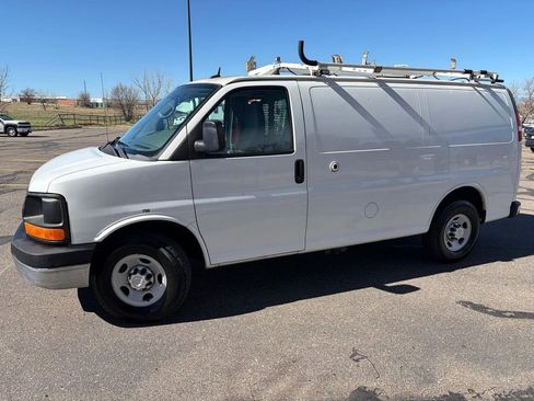 Used 2014 Chevrolet Express 2500 image 3