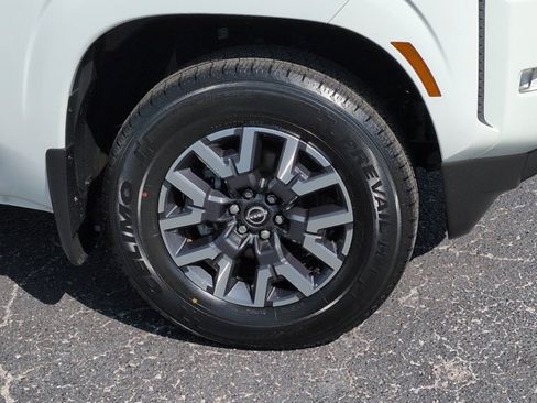Certified 2022 Nissan Frontier SV RWD image 11