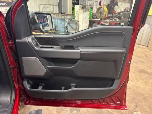 Used 2025 Ford F150 Lariat w/ Equipment Group 502A High AWD/4WD image 21