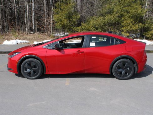 New 2026 Toyota Prius Plug-In Hybrid FWD image 5