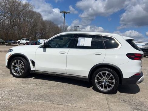 Used 2024 BMW X5 xDrive40i w/ Premium Package image 6