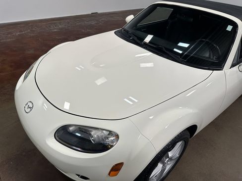 Used 2007 MAZDA MX-5 Miata Sport RWD image 47