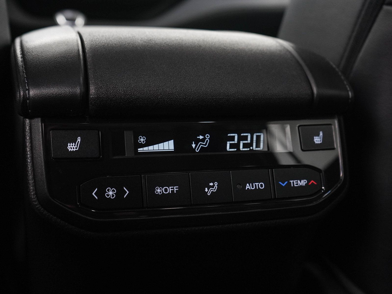 Used 2023 Toyota Highlander Platinum AWD/4WD image 18