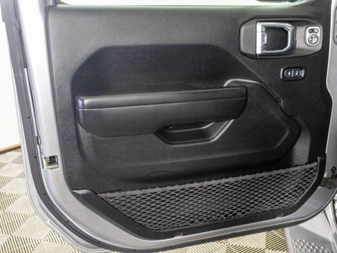 Used 2021 Jeep Gladiator Sport AWD/4WD image 39