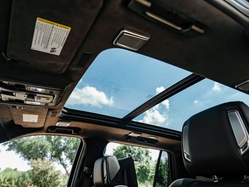 Used 2025 Cadillac Escalade V image 35