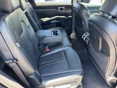 Used 2024 Kia Sorento S AWD/4WD image 18