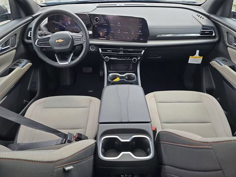 New 2026 Chevrolet Traverse LT w/ Sun and Wheel Package FWD image 13