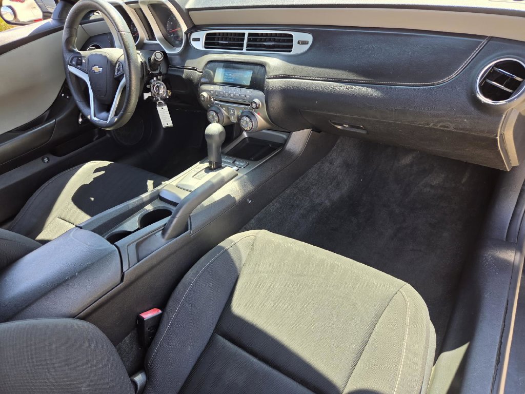 Used 2015 Chevrolet Camaro LS RWD image 7