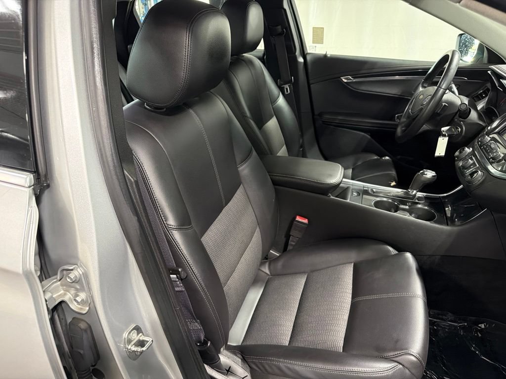 Used 2016 Chevrolet Impala LT FWD image 22