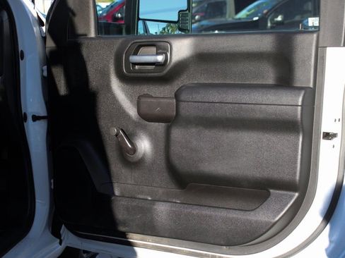 Used 2021 Chevrolet Silverado 2500 W/T image 32