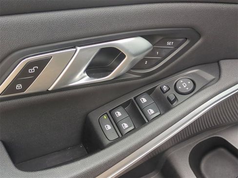 Used 2020 BMW 330i xDrive Sedan w/ Driving Assistance Package image 12