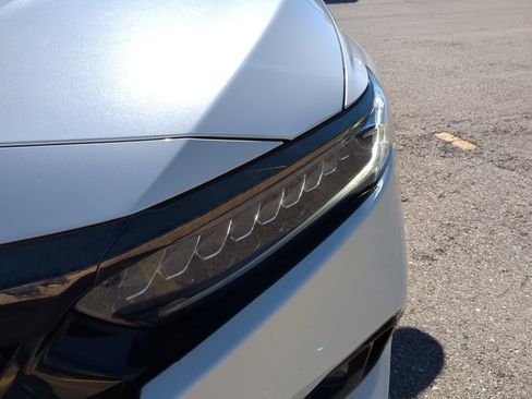 Used 2022 Honda Accord Sport image 11