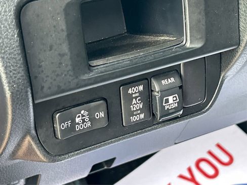 Used 2017 Toyota Tacoma 4x4 Double Cab image 35