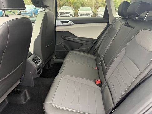 New 2026 Volkswagen Taos SE FWD image 7