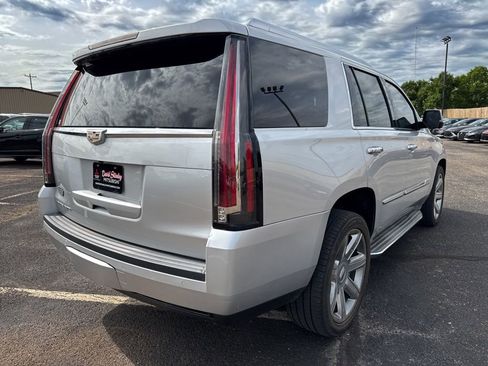 Used 2015 Cadillac Escalade Luxury AWD/4WD image 4