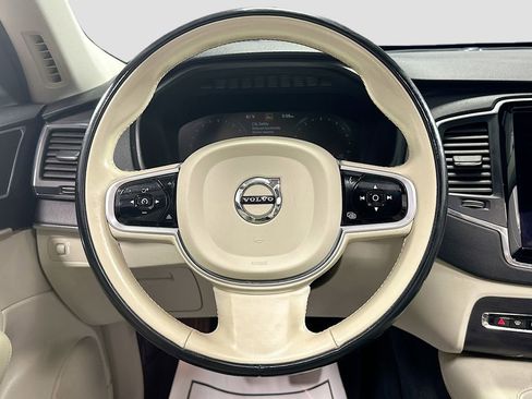 Used 2020 Volvo XC90 T5 Momentum w/ Protection Package Premier image 12