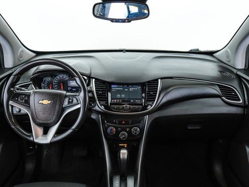 Used 2019 Chevrolet Trax LT w/ LT Convenience Package image 12