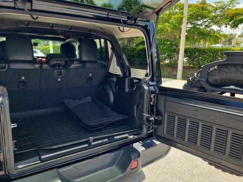 Used 2020 Jeep Wrangler Unlimited Rubicon AWD/4WD image 8