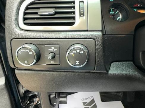 Used 2011 Chevrolet Avalanche LT AWD/4WD image 13