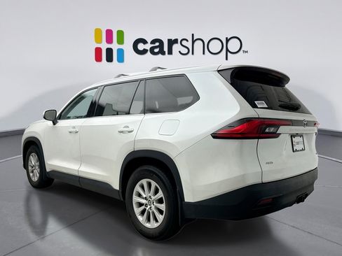 Used 2024 Toyota Grand Highlander XLE image 3