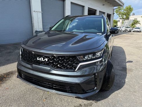 Used 2023 Kia Sorento S w/ Panoramic Sunroof Package FWD image 3