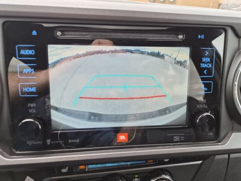 Used 2019 Toyota Tacoma TRD Sport AWD/4WD image 16