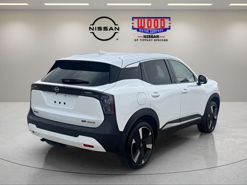 Used 2025 Nissan Kicks SR w/ SR Premium Package AWD/4WD image 3