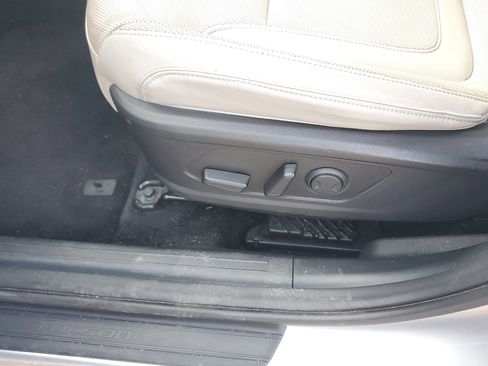 Used 2024 Hyundai Tucson Limited image 24