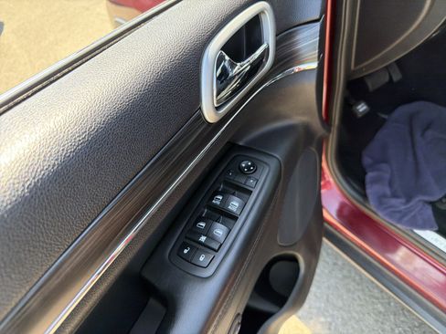 Used 2019 Jeep Grand Cherokee Limited AWD/4WD image 15