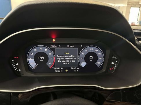 Used 2023 Audi Q3 2.0T Premium w/ Convenience Package AWD/4WD image 16