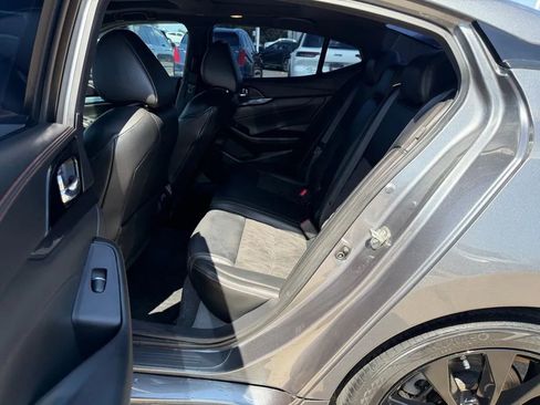 Used 2019 Nissan Maxima SR w/ Premium Package FWD image 12