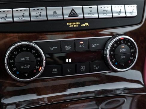 Used 2016 Mercedes-Benz SL 550 image 30