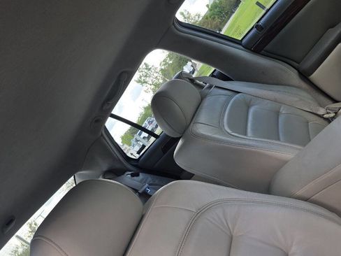 Used 2000 Cadillac De Ville w/ Comfort/Convenience Pkg image 19