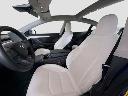 Used 2021 Tesla Model 3 Standard Range Plus image 21