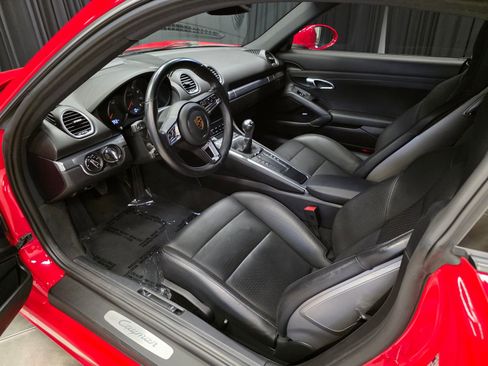 Used 2022 Porsche 718 Cayman image 22