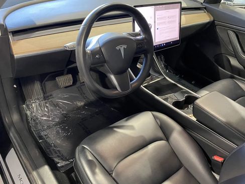 Used 2018 Tesla Model 3 Mid Range image 10