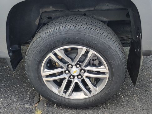 Used 2022 Chevrolet Colorado W/T w/ Custom Special Edition AWD/4WD image 11
