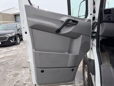 Used 2017 Freightliner Sprinter 2500 RWD image 20