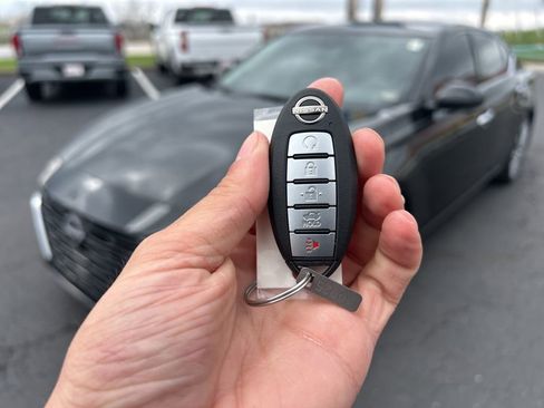 Used 2024 Nissan Altima 2.5 SL FWD image 45
