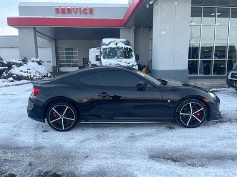 Used 2019 Toyota 86 image 9