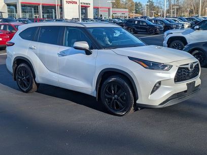 Used 2023 Toyota Highlander XLE