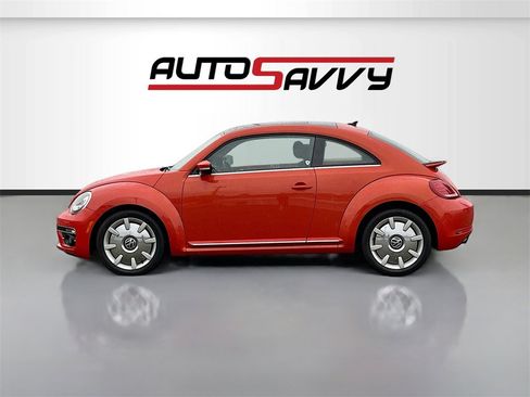 Used 2019 Volkswagen Beetle 2.0T SE image 4