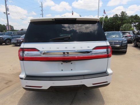 Used 2021 Lincoln Navigator L Reserve w/ Luxury Package AWD/4WD image 11