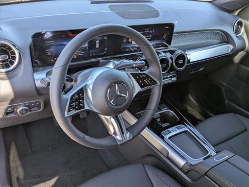 New 2026 Mercedes-Benz GLB 250 image 3