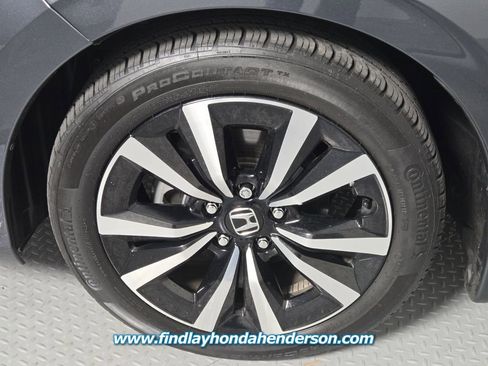 Certified 2024 Honda Civic EX-L image 9