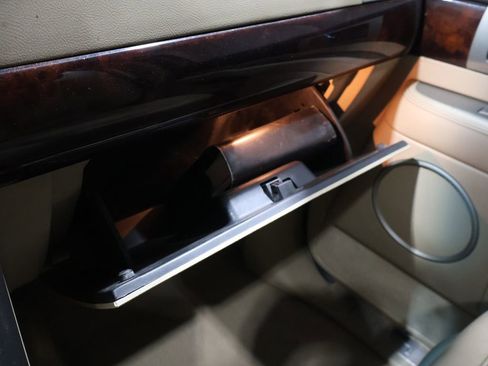 Used 2006 Lincoln Navigator 4WD image 32