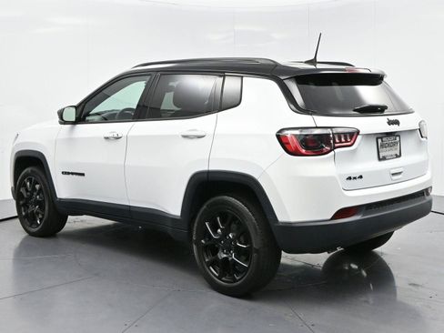 Used 2023 Jeep Compass Latitude AWD/4WD image 5